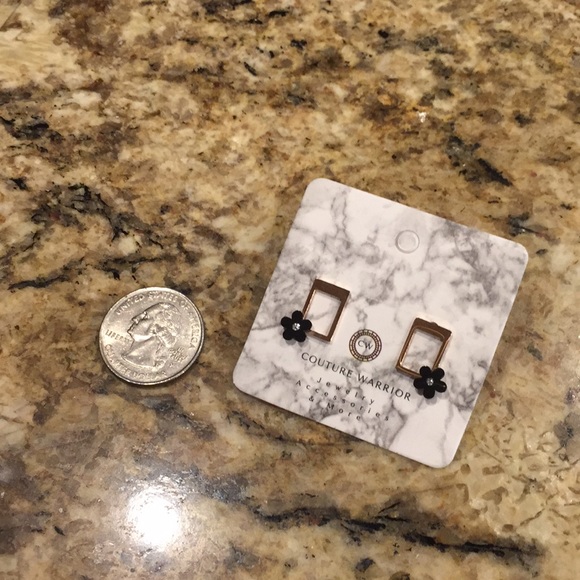 3/$20{Couture Warrior}Rose Gold Flower Earrings - Picture 4 of 4